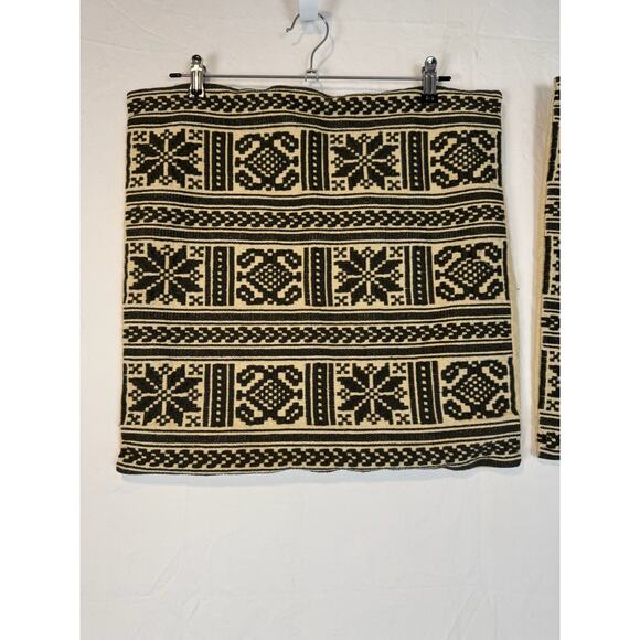 Pottery Barn Snowflake Fair Isle Winter Pattern Pillow Covers Black Cream 20x20 - Picture 1 of 6